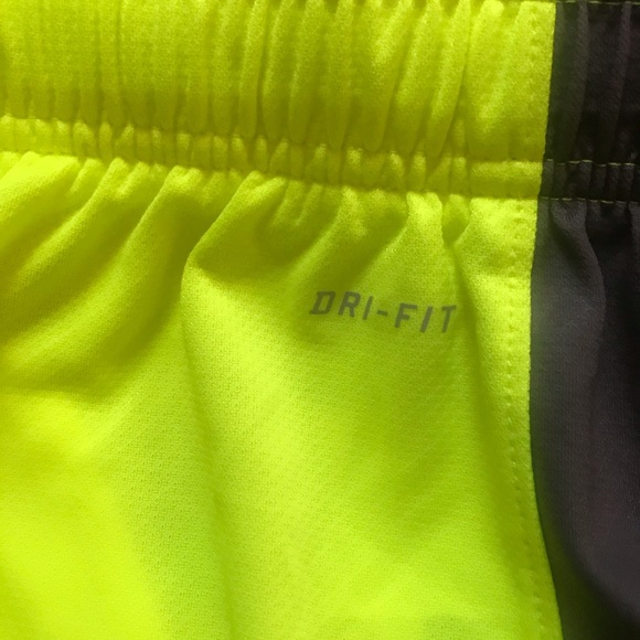 Nike Youth’s Striped Elite Basketball Short - Picture 6 of 6